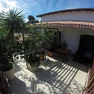 Casa Rosas Búzios